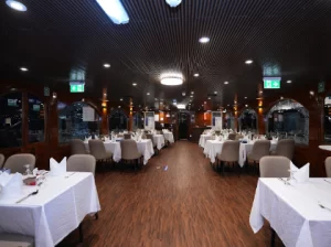 Dhow cruise dinner